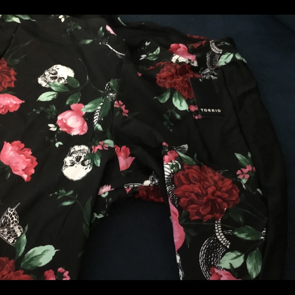 Torrid swim shorts, 2 xl, nwt, black w skull and floral design, 18 in long